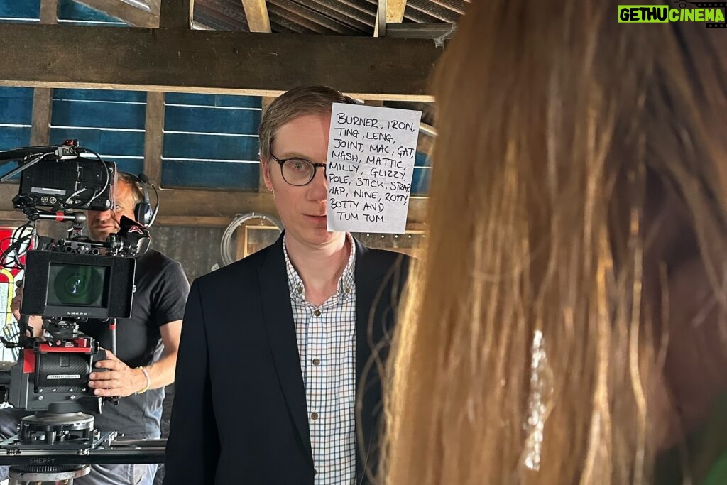 Eleanor Tomlinson Instagram - Most supportive co-star? Oo that’s a tricky one… @stephenmerchant 🤣 The Outlaws Series 3 Also now streaming @primevideo @amazonmgmstudios