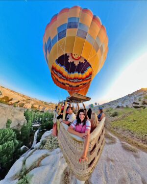 Electra Asteri Instagram - Ανάσα μου @giannisploutarchos 🎵
Location 📍 #Cappadocia 
Photo 📸 #ElectraAsteri 

________________________________________________

🚀Η εμπειρία του αερόστατου ήταν μακράν από τις κορυφαίες που έχω βιώσει έως τώρα μέσω της εκπομπής αυτής. Θα σας τα αναλύσουμε όλα και σε ποστ στο site, αλλά θα πω με σιγουριά πως δεν γίνεται ένας ταξιδιώτης να πάει Καππαδοκία και να μην ανέβει στα αερόστατα. 

💫Είναι μια ανεπανάληπτη στιγμή της ζωής κάθε επισκέπτη που αξίζει να την βιώσει. Αυτό το Σάββατο στις 16.40 στον @skaitv.gr

________________________________________________

#HappyTraveller #TravelGirl #WithYou #Skaitvgr #TravelMore