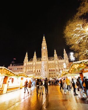Electra Asteri Instagram - Jingle bell rock #GleeCast 🎵
Location 📍 #Vienna 
Photo 📸 #ElectraAsteri 

________________________________________________

🎄Και ναι λοιπόν! Σωστά μαντεψατε αρκετοί από εσάς! 

❄️Καλώς ήρθατε στη Βιέννη! 

________________________________________________

#HappyTraveller #TravelGirl #WithYou #TravelMore #Austria #Snow