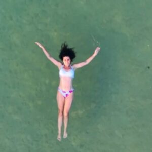 Electra Asteri Instagram - 💥Μια ακόμη σεζόν ξεκινάει για το Happy Traveller πάμε για την 9η χρονιά! 

🧳8 ολόκληρα χρόνια. 
318 επεισόδια.
Περισσότερες από 95 χώρες.
Αμέτρητα αεροπλάνα.
Απίθανες διαδρομές.
Μαζί σας!

🗺️Μια ακόμη χρονιά με μοναδικούς προορισμούς. Κένυα, Φιλιππίνες, Μαλαισία, Ιταλία, Καππαδοκία, Ναμίμπια. Αλλά και αγαπημένους στην Ελλάδα. Σαλαμίνα , Διαπόντια νησιά, Σίφνο, Σέριφο και όχι μονο. Θα πάμε σε νησιά, σε βουνά και σε μέρη απίθανα. 

🤗Και φέτος συνεχίζουμε τα ταξίδια μας παρέα με την μεγαλύτερη ταξιδιωτική παρέα της ελληνικής τηλεόρασης και γνωρίζουμε νέα μέρη, εκπληκτικές τοποθεσίες και ενδιαφέροντες ανθρώπους. Σας παίρνουμε μαζί μας και φτάνουμε μέχρι την άκρη του κόσμου!

Ταξιδιωτική εκπομπή από πραγματικούς ταξιδιώτες.
Στις οθόνες σας για ακόμη μια σεζόν.
Μόνο στον ΣΚΑΙ. 

#HappyTraveller
#TvShow 
#NewSeason
