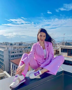 Elena Pieridou Instagram - 💜 @sauconyoriginalsgr #daretochange #sauconyoriginalsgr