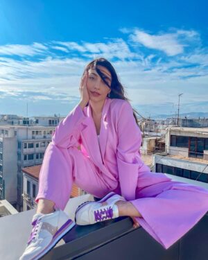 Elena Pieridou Instagram - 💜 @sauconyoriginalsgr #daretochange #sauconyoriginalsgr