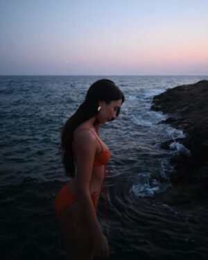 Elena Pieridou Instagram - 🌊 @vanessaleandros_official