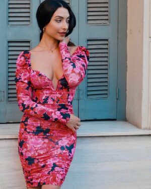 Elena Pieridou Instagram - Blooming roses @nominatoboutique