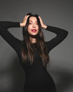 Elena Pieridou Instagram - @panosgi 🖤 #coverstory