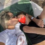 Elena Asimakopoulou Instagram – Η ζωή μαζί σου είναι μια βόλτα πάνω σε ένα ποδήλατο που με πάει όπου πας εσύ….συναυλίες,μουσεία,λίμνες,θάλασσες,παραλίες….ακομα και μέχρι τον ουρανό θα έφτανα για εσένα μόνο με ένα ποδήλατο…. Είσαι η ζωή μου ολη!!! Χρόνια σου πολλά παιδί μου!!! Σε αγαπώ πολύ!!! ❤️❤️❤️ @maria_tsirilo 
#happybithday #happybirthdaylove #mylove #mylife #myeverything