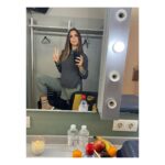 Elena Furiase Instagram - Las horas de espera… gracias vida! 🎥 Se avecina un nuevo proyecto! Divertido no, lo siguiente! No me preguntéis que no puedo hablar!🤫😘🤣