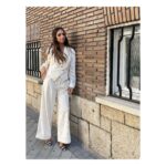 Elena Furiase Instagram - Hoy ha sido una de esas mañanas de trabajo en la que te pones el ✔️, a ti, y a tus compañeros! ✨ @iscomingofficial_ @capelliercapellier @valytyplace @mdepaulet @inesdomecqshoes 💄 @sandrononna Ya os contaré….
