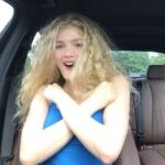 Elena Kampouris Instagram - ‪Suelta!💃🎀✨@angelesazulesmx @denisegutierrezoficial 🤟🎼#ASL #AmericanSignLanguage #support #Deaf #community #learn #language #amor #feliz #alegria #LosÁngelesAzules #Sueltaellistóndetupelo #Cumbia #Mexico #sing #Latin #Spanish #VivaMexico #linda #guapa #musicislife #world #music #sign #celebrate #mood #dance #goodvibes #weekend‬ #instamusic
