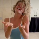 Elena Kampouris Instagram - Sometimes I can’t help but burst into song !! besitos to everyone😘🥰😘 What have YOU been singing lately?🎶 #mood #sing #fun #summer #memories #weekend #dance #explore #love #goodvibes #adventure #beautiful #cool #Mexico #music #blue #travel #sweet #live #smile #lifestyle #health #happiness #life #sun #reels #explorepage #instalove #instagood #instadaily