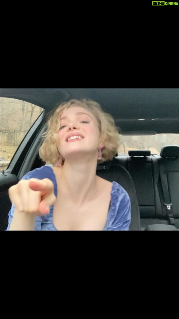 Elena Kampouris Instagram - Wishing a bright and joyous 2022 to everyone !!🤟✨✨💖what song are you dancing to into the new year?🎵😘 Échame la Culpa @stefanimontielofficial @leo_lacalma @luisfonsi @ddlovato #ASL #AmericanSignLanguage #support #Deaf #community #learn #language #amor #love #smile #alegria #Latin #Mexico #PuertoRico #dance #feliz #happy #mood #car #fun #goodvibes #beautiful #music #happiness #explorepage #reels #linda #instamusic #instadaily #instagood