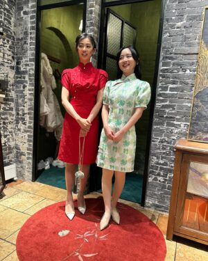 Elena Kong Mei-Yee Instagram - 上星期有芊芊蔓蔓一齊主持《大灣區美味好玩攻略》，有佢哋兩姊妹陪我哋又真係幾好玩。可能係我哋之間嘅默契啦！

今個星期有「校長」香港小姐冠軍黃嘉文，你哋又估吓我哋會去邊度呢？

#大灣區美味好玩攻略 #江美儀 #麥長青 #郭柏姸 #羅毓儀 #黃嘉文