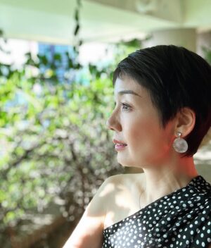 Elena Kong Mei-Yee Instagram - 今日宣傳完「羅密歐與祝英台」，忽然想自拍，又影得唔錯喎！

#江美儀 #江美人 #羅密歐與祝英台
