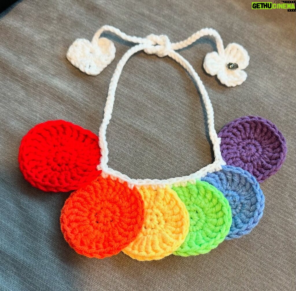Elena Kong Mei-Yee Instagram - 又有新製成品啦，鍾唔鍾意呀？ 鍾意就話我知啦！ #江美儀 #江美人 #happyyarn_kimbee #crochet #charity #做善事唔分貴賤 #我鈎針編織老師係甘比