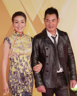 Elena Kong Mei-Yee Instagram - 出席TVB台慶活動，當然要扮靚啦！

多謝我靚仔化妝師Stephen @stephenmakeup 

髮型師 飛髮哥Ivan
@ivanlee_ia 

靚靚Nail by @nail_nail_hk 

特別鳴謝我好朋友James @jt7333 親手一針一線做咗件咁靚嘅旗袍俾我著。

多謝！多謝！