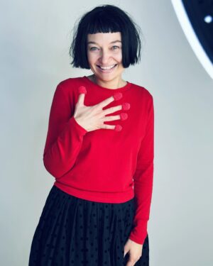 Elena Krygina Instagram - Новогодняя косплей-вечеринка KRYGINA team - событие, которое мы ждем в команде весь год)))

В этом году я - Бритни Спирс из клипа “Toxic”💁🏼‍♀️ и вот вам еще любимые образы ребят, все, к сожалению, не влезли) кто больше всех понравился?