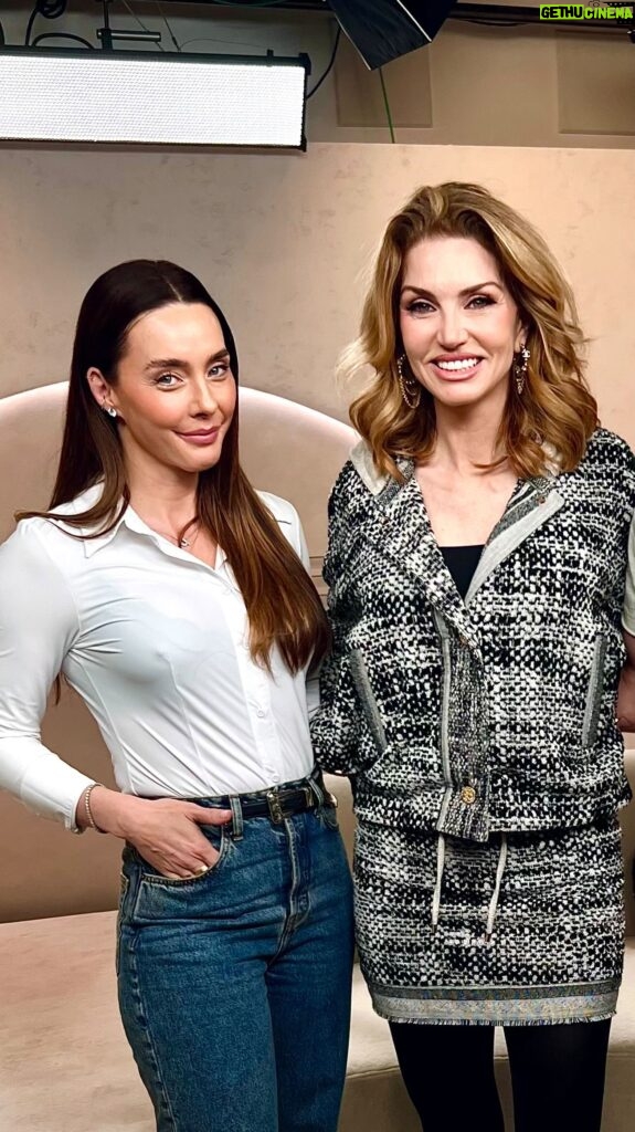 Elena Lyons Instagram - I had the honor and privilege to sit down with the incredible @laurynbosstick on the Elena Cardone Show. ⭐️ This woman is not only beautiful, but resilient, creative, and extremely passionate. Catch the full episode on my YouTube 📺