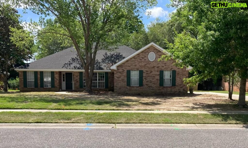 Elena Lyons Instagram - Home for Sale Owner Financing $50,000 down 2750/month (Interest Only) Helping my mother in law sell her home 🏠 . Fairhope, Alabama 3br 3 baths & new sun room, New roof & plumbing thru-out New Backyard Fence Enclosed - . Email elena@grantcardone.com