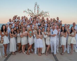 Elena Lyons Instagram - Night 1 of the 10X Couples Retreat. 🤍

So excited for the next few days with this incredible group of people, in the most beautiful place. 😍

#10XCouplesRetreat