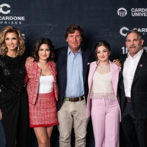 Elena Lyons Instagram - This is family business. 

#10XGrowthCon