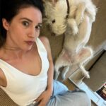 Eleni Vaitsou Instagram - 𝙄 𝙙𝙤𝙣’𝙩 𝙘𝙖𝙧𝙚 𝙬𝙝𝙖𝙩 𝙖𝙣𝙮𝙤𝙣𝙚 𝙩𝙝𝙞𝙣𝙠𝙨 𝙤𝙛 𝙢𝙚. 𝙀𝙭𝙘𝙚𝙥𝙩 𝙙𝙤𝙜𝙨. 𝙄 𝙬𝙖𝙣𝙩 𝙙𝙤𝙜𝙨 𝙩𝙤 𝙡𝙞𝙠𝙚 𝙢𝙚. 🐾❤️🐾