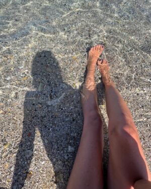 Eleni Vaitsou Instagram - Στο νησί του Νιρέα 
___________________________
#islandlife #summervibes
