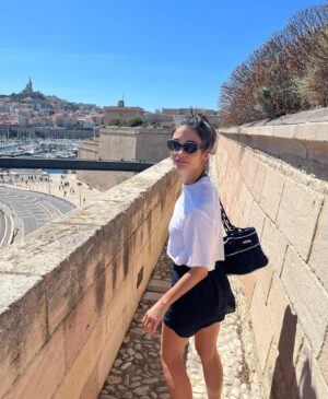 Éléonore Sarrazin Instagram - Doux, doux mois d’Aout 🌻