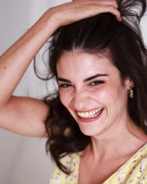 Éléonore Sarrazin Instagram - Summer headshots 🌞
Summer mood 😎
📸 @juliereggiani