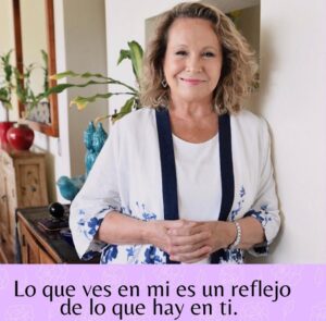 Eli de Caso Instagram - Muy buena semana! A disfrutar y vivir cada instante en gratitud 💕

Gracias! 

#chile #mujer #mujerchilena #elidecaso