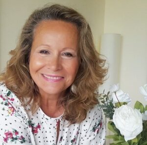 Eli de Caso Instagram - Que tengas un lindo día! Una buena semana! Y un gran mes! Todo #ricobuenaonda ❤️un abrazo cariñoso! 

#chile #mujer #elidecaso #mujerchilena