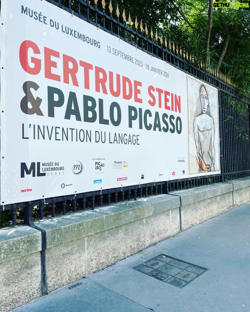 Eliana Guttman Instagram - Expo Gertrude e Picasso no Jardim de Luxemburgo-Paris#gertruderecebe #arte#literatura #cultura @denissp