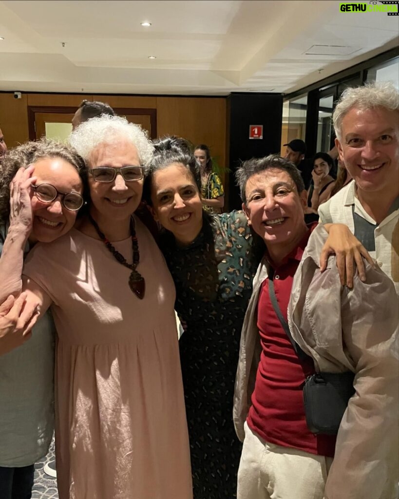 Eliana Guttman Instagram - O melhor dos últimos tempos ! “Aquela Dupla” que a gente sempre amou, agora no #teatrorenaissance . @livialagatto @resmaciel com direção da MARAVILHOSA @ilana.kaplan . O que mais vc quer pra ser feliz!