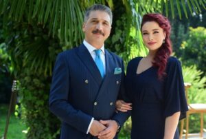 Elif Melda Yılmaz Instagram - Nadir bir araya gelebilecek harika bir ekiple,en zor koşullarda bile, 
hep sıcacık bir aile ortamında çalıştığımız, #aşkıntarifi dizimizin veda bölümünü izlerken, buraya sığdıramadığım daha bir çok fotoğraf ve anıyı hafızamda saklayacak olmanın tatlı hazzını yaşıyorum.
İlk günden beri emeği geçen herkese ve güzel seyircimize teşekkür ediyorum. 
Bu kadar güzel insanların olduğu , yeni projelerde görüşmek dileğiyle... 🍀🙏💞

@askintarifidizi  @denizkolos @minegulerr @conkayasemin @cemdavran @sariiturk @kadirdogulu @bayramburcu @canberkyyilmaz @birselcikinci @ummu_putgul @idilsivritepe @gokhannigdeli @dorukerengul @leyla_uslu_oter @alpersaldiran @selimm_akgul @denizgurk @mmttskr @attakanyilmaz @tolgarozaltindere  @ahmetcemaslan @nazongen @beranozel  @onur.yakici @seyhankizall @batuhanbayiir @yarenntank@bv216 @metinbirinci @khullia @maaviikiz@mel.pyl @ebbruozturk @hakankyancicek @makeupselis @erdokus @demirus @miko.mikailkocyigit @selim_akgll  @sukranozm @eefekeskin @behiye_kocyigit @naciyeeralp @aaycayavuzerr @enginsengun @gozdedernekkb@eliffelverr  @kubragozgu @osman_sndkc @gozdeeduman @sanemarslanturk @gokhanselcukk @gurkancolakoglu @sametdemir1993 @@ntcmedyatv @karbonelmizmizmercan @kanald 

Beceremediğim için etiketleyemediğim daha birçok kıymetli insan var. 
Hepsine gönülden sevgiler, selâmlar...🌹💕