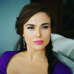 Elif Melda Yılmaz Instagram - 🌹🥰
#tbt #esaretimsensin #alevdora #foxtv #tvseries #mga #focusfilm