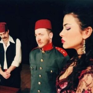 Elif Melda Yılmaz Instagram - #tbt #2001 #birşehnazoyun #tbtoftheyear #tbtoftheday #eskişehirsehirtiyatroları #eskişehirşehirtiyatroları 
Büyüdük ... Ne mutlu ki , halâ elele, sahnedeyiz. 
Yarın Şehnaz'ın ikinci baharı  başlıyor. 
Uzun sürsün bu bahar , birlikte yaşayalım.
Yuvamızda, sahnemizde buluşmak üzere...