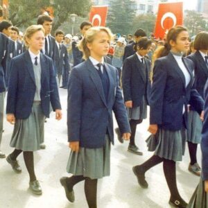 Elif Melda Yılmaz Instagram - #tbt ve ötesi ... #youth #tbtoftheday #highscool #tbtoftheweek #kılıçoğluanadolulisesi #eskişehir