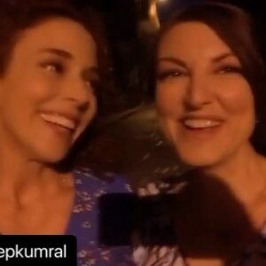 Elif Sönmez Instagram - Asıl sonrasında girmiştim şarkıya çok iyi girmiştim de orası yok 😂😂😂 
Balat sokakları, abla kolkanatı.. 🧡@zeynepkumral