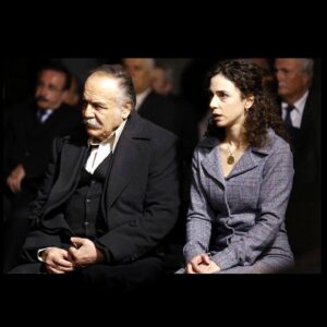 Elif Sönmez Instagram - Birlikteyken de biliyordum kıymetinizi.. 🌹çok özleyince öyle avutuyorum kendimi.. Ne harika bir yolculuktu, ne çok şeyimi borçluyum hayatımda #karadayı ya!! İnsanı hem manen hem mesleki olarak bu kadar geliştirip dönüştüren bir deneyimi anlatması ne kadar zor. 3 yıllık bir yolculuk, benim en kıymetli hazinelerimden oldu. Sevgiyle saygıyla ve özlemle kucaklıyorum bu harika hikayeye emek veren her dostumu, arkadaşımı, hocamı, kardeşimi.. ❤️ @eylemmmc @semaergenekon @cem_karci @ulucbay @benalce @ayyapim @ulasastepe @leylalydia @sebnemdilligil @ataberkmutlu 

#çetintekindor #cetintekindor #şebnemdilligil #ulaştunaastepe #ulastunaastepe #leylalidyatuğutlu #ataberkmutlu