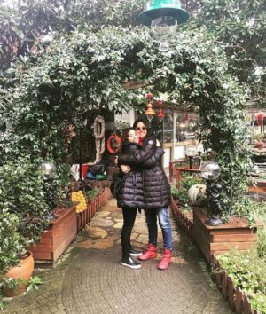 Elif Sönmez Instagram - #Repost @benalce
O güzel kalbine sonsuz teşekürler 🙏🏻🙏🏻🙏🏻 @e.l.i.f.sonmez.  @benalce 😍 ay lav yu!! Sana, @movier e ve tüm #siyahinci ekibine teşekkür ve sevgilerimle 🙏🏻