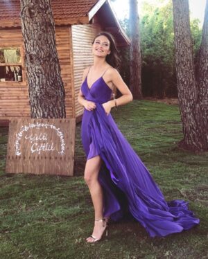 Elifcan Ongurlar Instagram - Fotoğraf çekmelere doyamadı! 
@barrus_official @taylangulstyle sizin yüzünüzden 😋💜