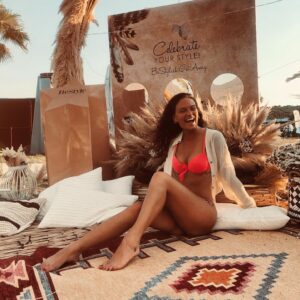 Elifcan Ongurlar Instagram - 📸: @ermanistahli 😘
#bestylishgetaway ✨