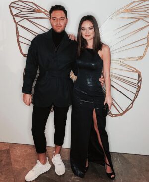 Elifcan Ongurlar Instagram - #altınkelebek 🦋
Kocaman teşekkür hepinize 
@barruslondon @neslisahyilmazz @taylangulstyle @oguztabur @yagizyoldas_ ✨💛