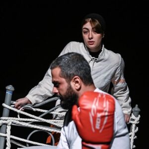 Elika Naseri Instagram - 💥الف مثله عبد💥

تجربه‌ی بینظیری که هیچ وقت از ذهنم پاک نمیشه.
خوشحالم در کنارتون بودم🌟

🌟
نویسنده : مهدی تاج الدین
کارگردان:  آرش دادگر

اثری از گروه تئاتر کوانتوم

👈 بازیگران به ترتیب ورود:

فرید قبادی،حسین پورکریمی،بهرام ابراهیمی،الیکا ناصری،ندا حبیبی،صدف اسپهبدی و آرش دادگر

سایر بازیگران:

یونس افسری،هانیه مهری،آوا بهرامی، هانیه موسوی،مستانه ایثار،احمدرضا میررجبی،محمد حسین میری،مهدی 
دستورانی

بازیگر خردسال: سام دادگر

دستیاران کارگردان
تارا برزی،هانی پوراحمدی

آهنگساز: ارشام مودبیان
طراح صحنه و لباس: 
فرزاد هدایت نوری

طراح پوستر: حسام حاجی پور
عکاس: اردلان آشناگر

منشی صحنه: ستیا رضوی
دستیار صحنه: سینا کلانتری زاده
دستیار طراح صحنه: ترانه دمساز
درسا کتال،پوریا هاتفی
دستیار لباس: ریحانه محمد پور 
دستیار آهنگساز: دانیال ابراهیمی
روابط عمومی: رومینا مهدوی
سوشیال مدیا: نوید عصمتی
ساخت تیزر: امین قهرمانی
ساخت دکور: محمود صادقی
دوخت لباس: حسین پناهی

🎭 لینک خرید از تیوال : 🎭

https://www.tiwall.com/s/alef.abd

.
.
.
.
.
#آرش_دادگر #نمایش #تیاتر #تئاتر #بازیگر #جشنواره_حافظ #تئاتری #اکسپلور #تیوال #گروه_تئاتر_کوانتوم 
#گروه_تئاتر_کوانتوم