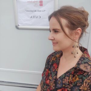 Elisa Di Eusanio Instagram - Oggi ultimo giorno di set per me 🎬
#leondedelpassato 

È stato un viaggio molto piacevole 
ho incontrato compagne e compagni di lavoro e di vita gentili allegri e generosi e abbiamo lavorato in armonia e rispetto
Grazie al nostro timoniere @giuliomanfredonia67
Alle mie colleghe e colleghi che ho amato 
Ai meravigliosi reparti 
A tutta la troupe
E ai runners così amorevoli e premurosi 

Non ci resta che aspettare l'uscita e consegnare a voi il nostro lavoro💫

Ciao Ciao CATIA......♥️

@banijaystudios @fiction_mediaset @alessandravenzi
@rosarioadaldo__hairstylist @tromanoff61
 @karascio_consulenzeartistiche