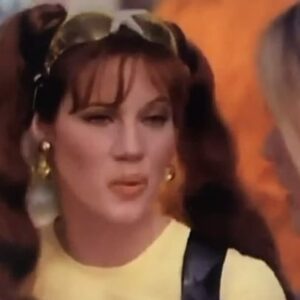 Elisa Donovan Instagram - #fbf When Amber channeled Sabrina pre-Morgan. 😜🥰 #meta #ifkyk @melissajoanhart @sabrinateenagewitch #sabrinatheteenagewitch #clueless #amber #cluelesstvshow