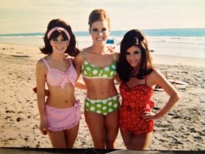 Elisa Donovan Instagram - #fbf When Sabrina, Roxie and Morgan went back in time to the #60s and got rad hairdos. Fun (fun 🤔?) fact - I had a wicked, wicked flu when we shot this episode. The only day of work I have ever missed in my entire career was this week. They had to send a doctor to my house to shoot me up with some super powered antibiotics and then *POOF* I was back on set shooting in Malibu two days later.😂🤒🤧🏖️ Guys guys guys - are we busting out these bikinis for #90s Con? 🤣😆😂👙👙👙 #not @melissajoanhart @moonfrye @sabrinateenagewitch