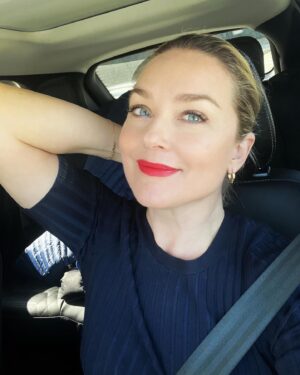 Elisabeth Röhm Instagram - Happy Monday ❤️💋💄