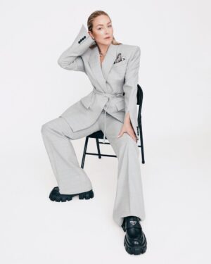Elisabeth Röhm Instagram - 🩶