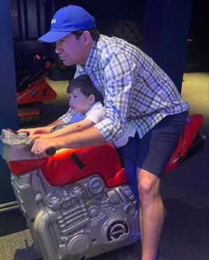 Elise Stefanik Instagram - Happy Father’s Day @mandamatthew ! You light up our Sammy like no one else. We love you to the moon and back 💫 

#fathersday