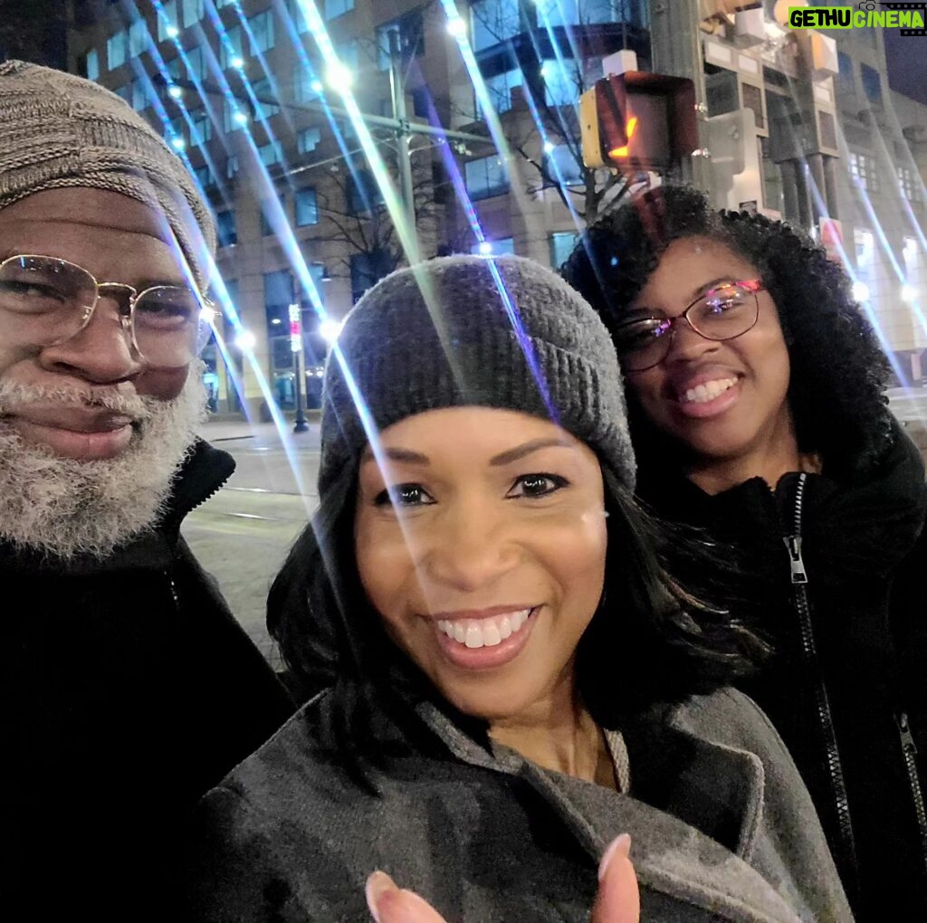 Elise Neal Instagram - GRATEFUL ❤️ MY AMAZING NIECE TEERA ( DR TEERA LYNN CRAWFORD) OUT TO SEE ME & HER DAD FOR THE WEEKEND 💫 SO PROUD OF HER ! #family